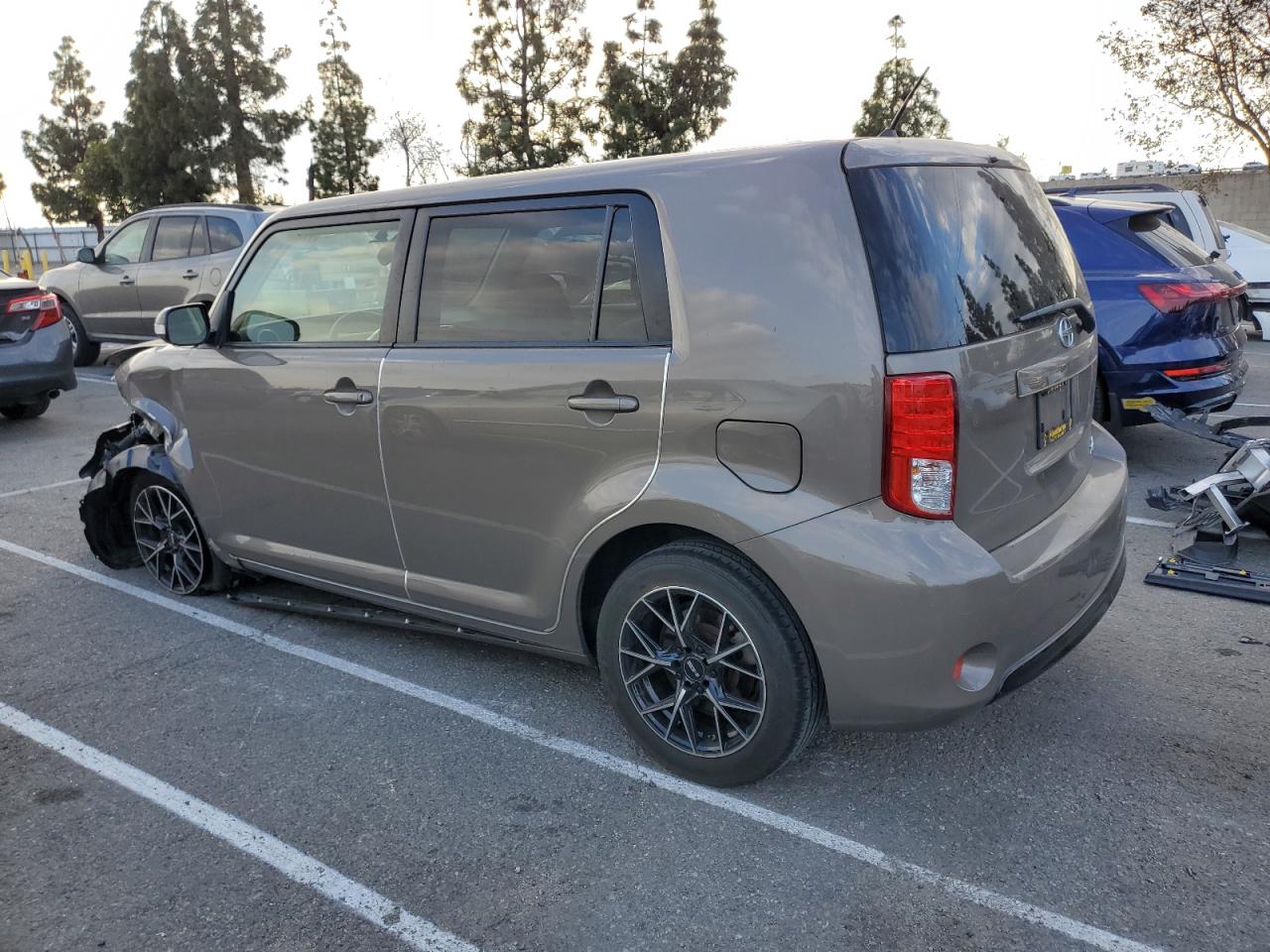 2015 Scion xB - Image 2