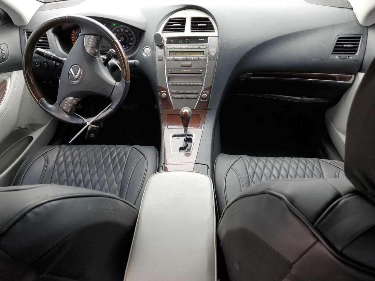 2010 Lexus ES - Image 8