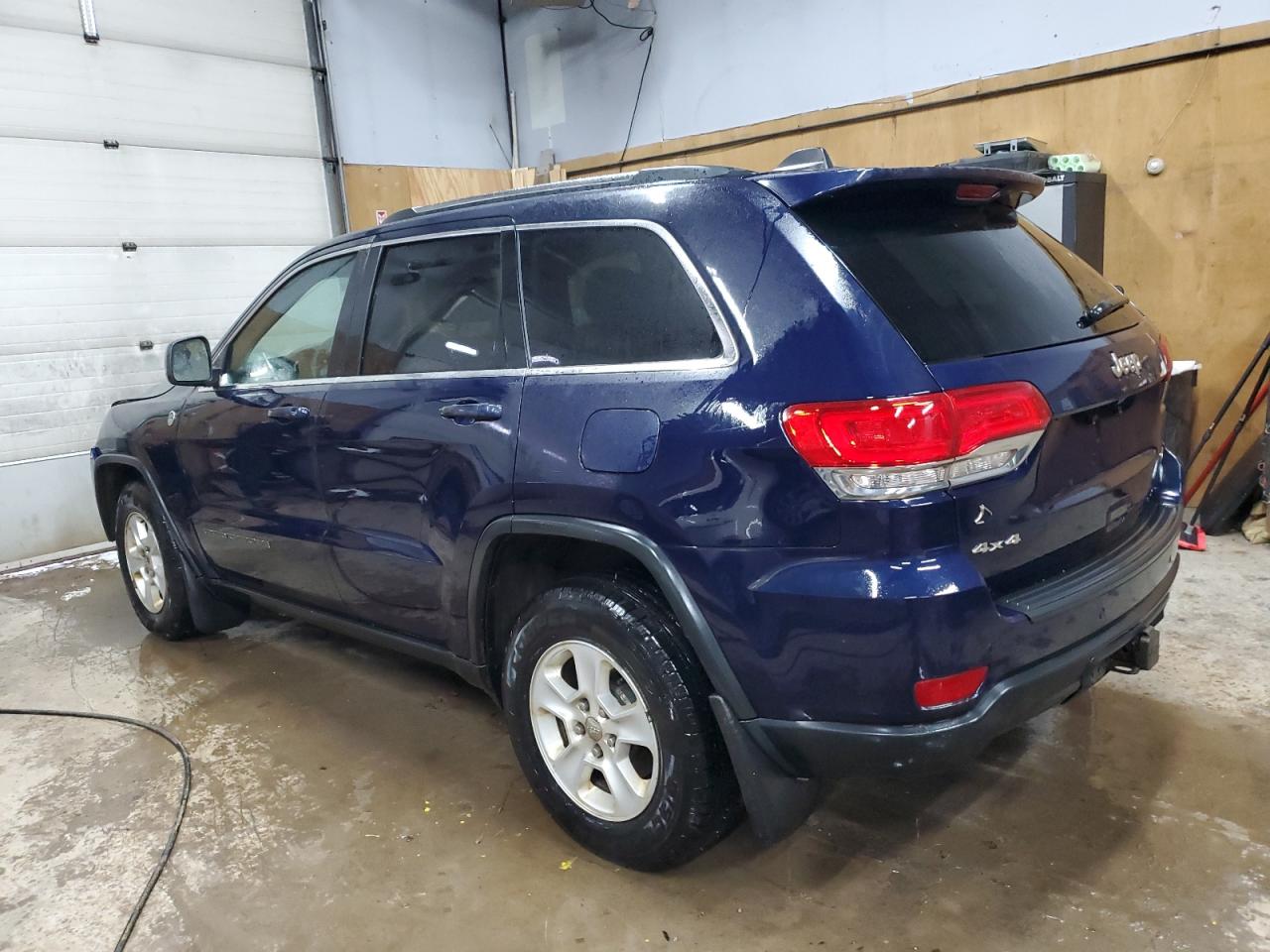 2017 Jeep Grand Cherokee - Image 2