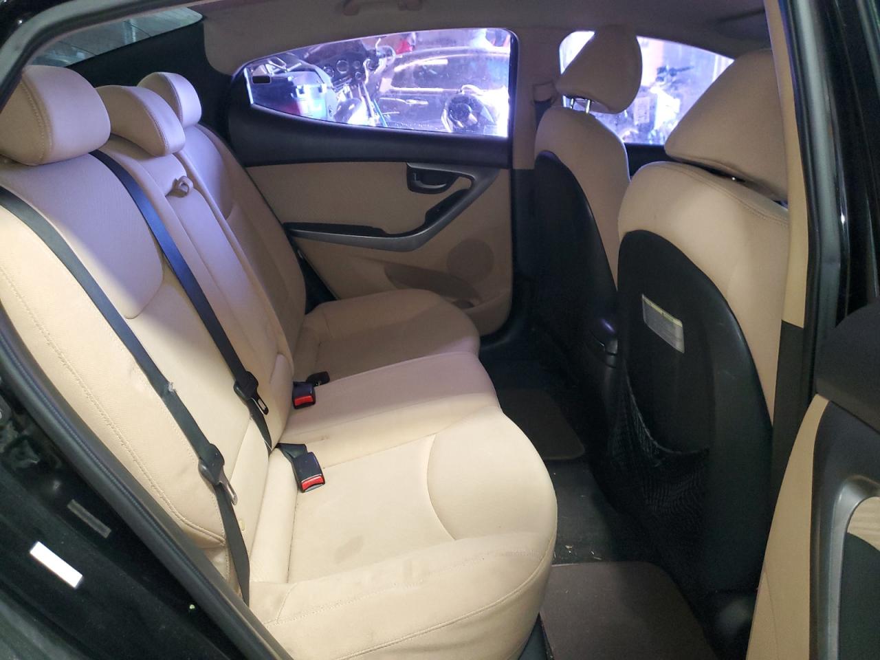 2013 Hyundai Elantra - Image 10