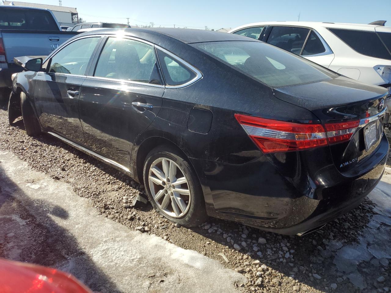 2013 Toyota Avalon - Image 2