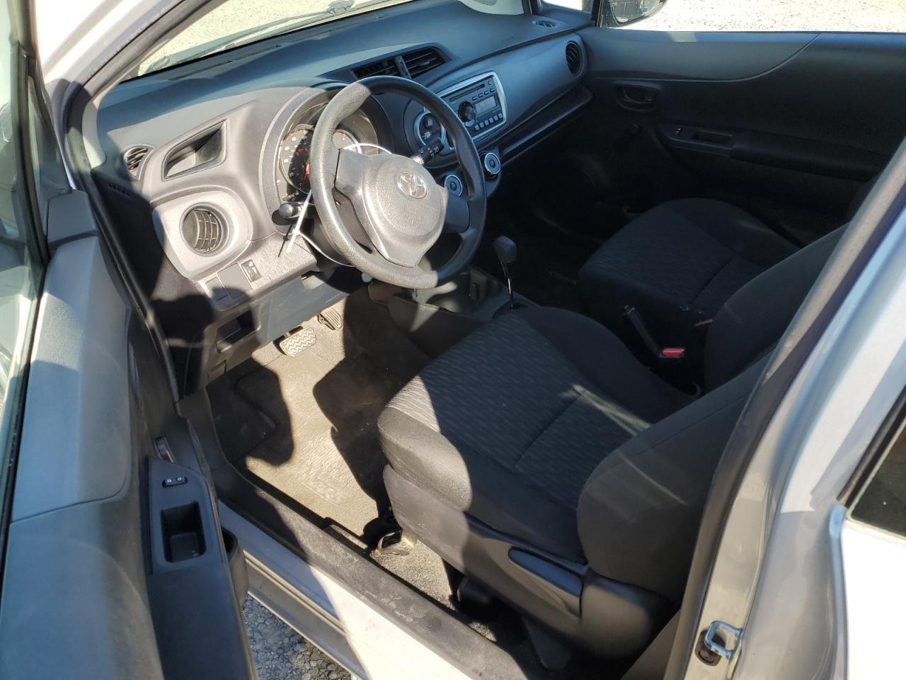 2014 Toyota Yaris - Image 8
