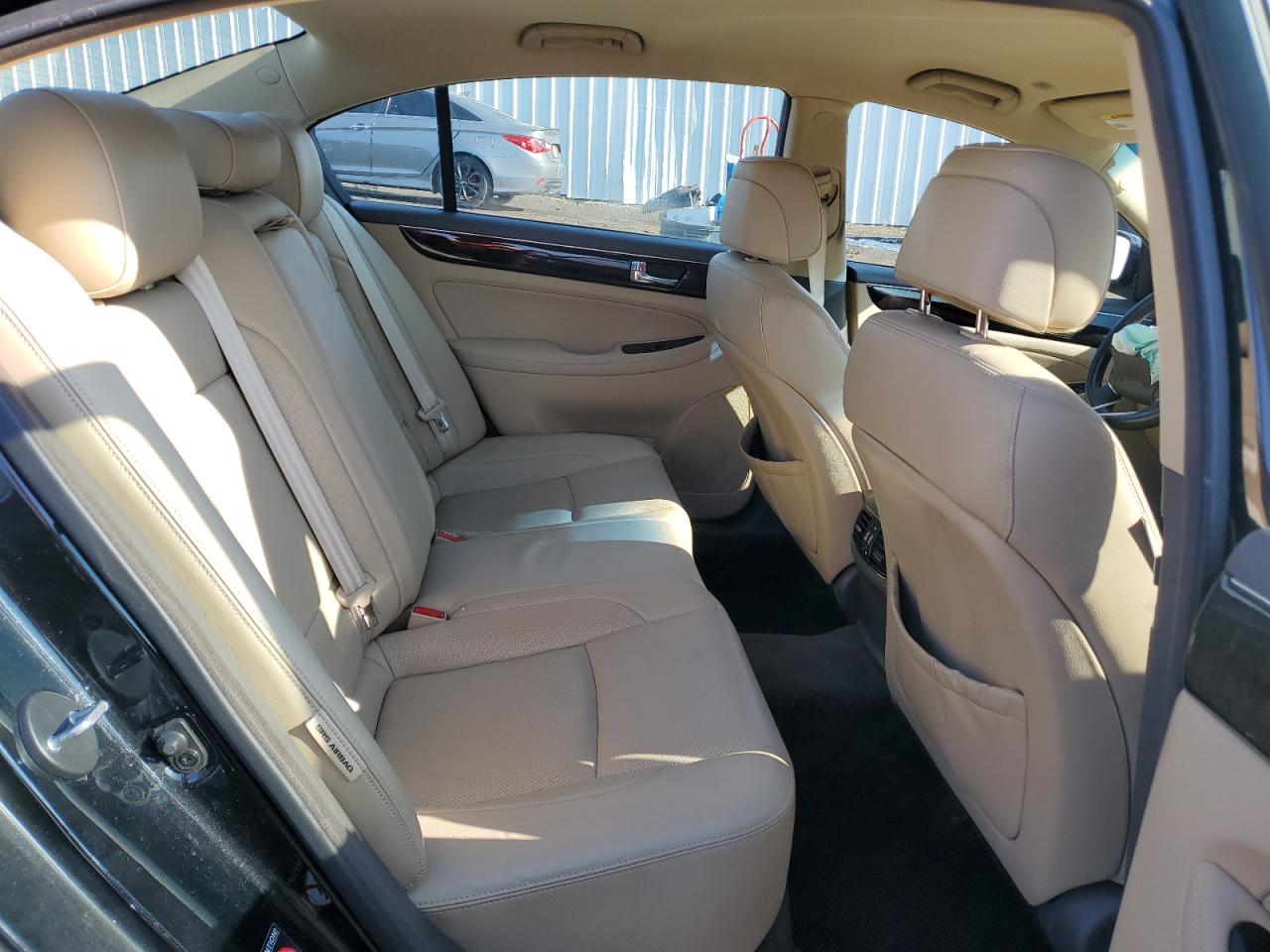 2011 Hyundai Genesis - Image 10