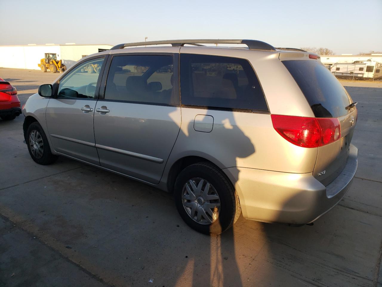 2006 Toyota Sienna - Image 2