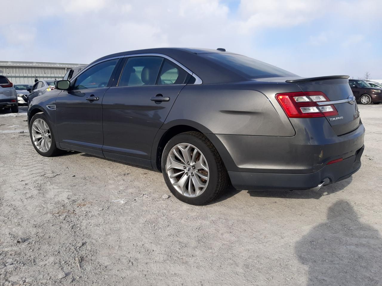 2015 Ford Taurus - Image 2