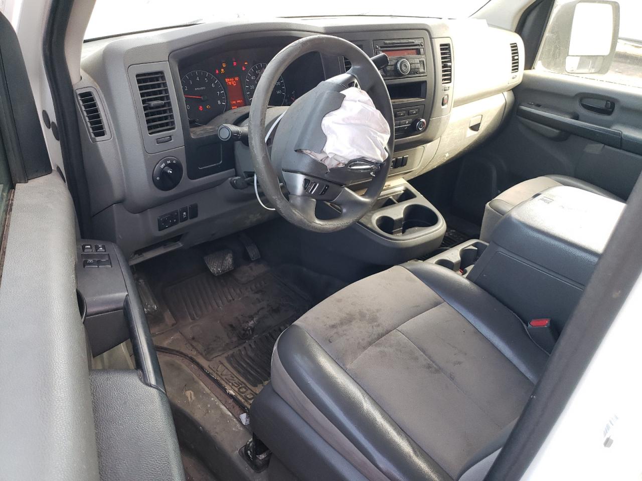 2016 Nissan NV - Image 8