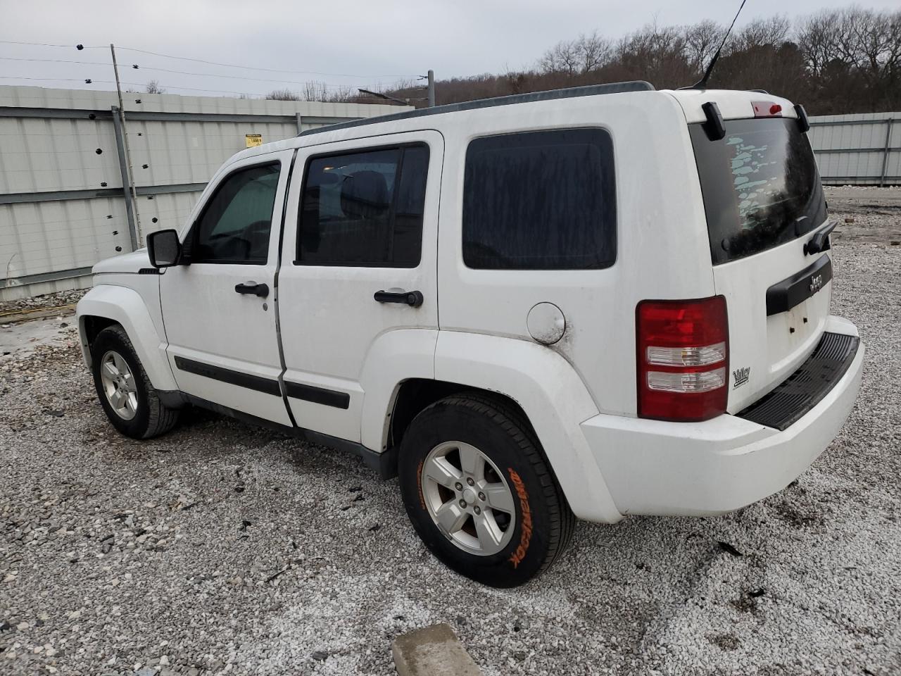 2011 Jeep Liberty (North America) - Image 2