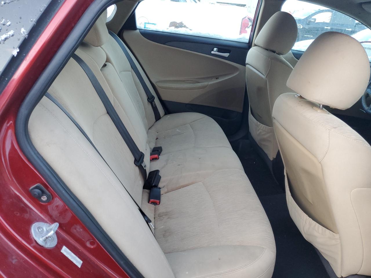 2011 Hyundai Sonata - Image 10