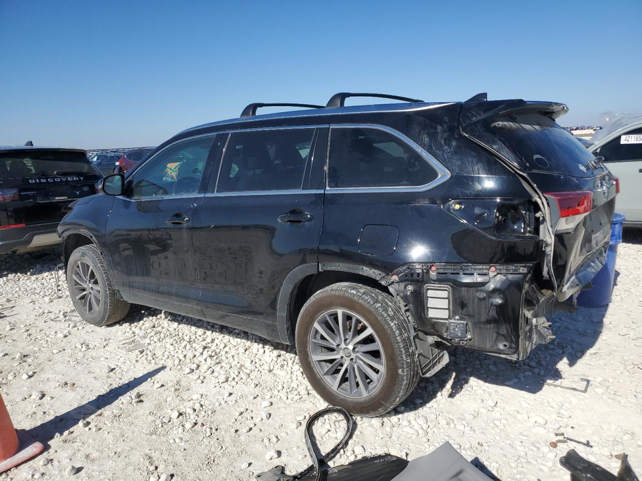 2018 Toyota Highlander - Image 2