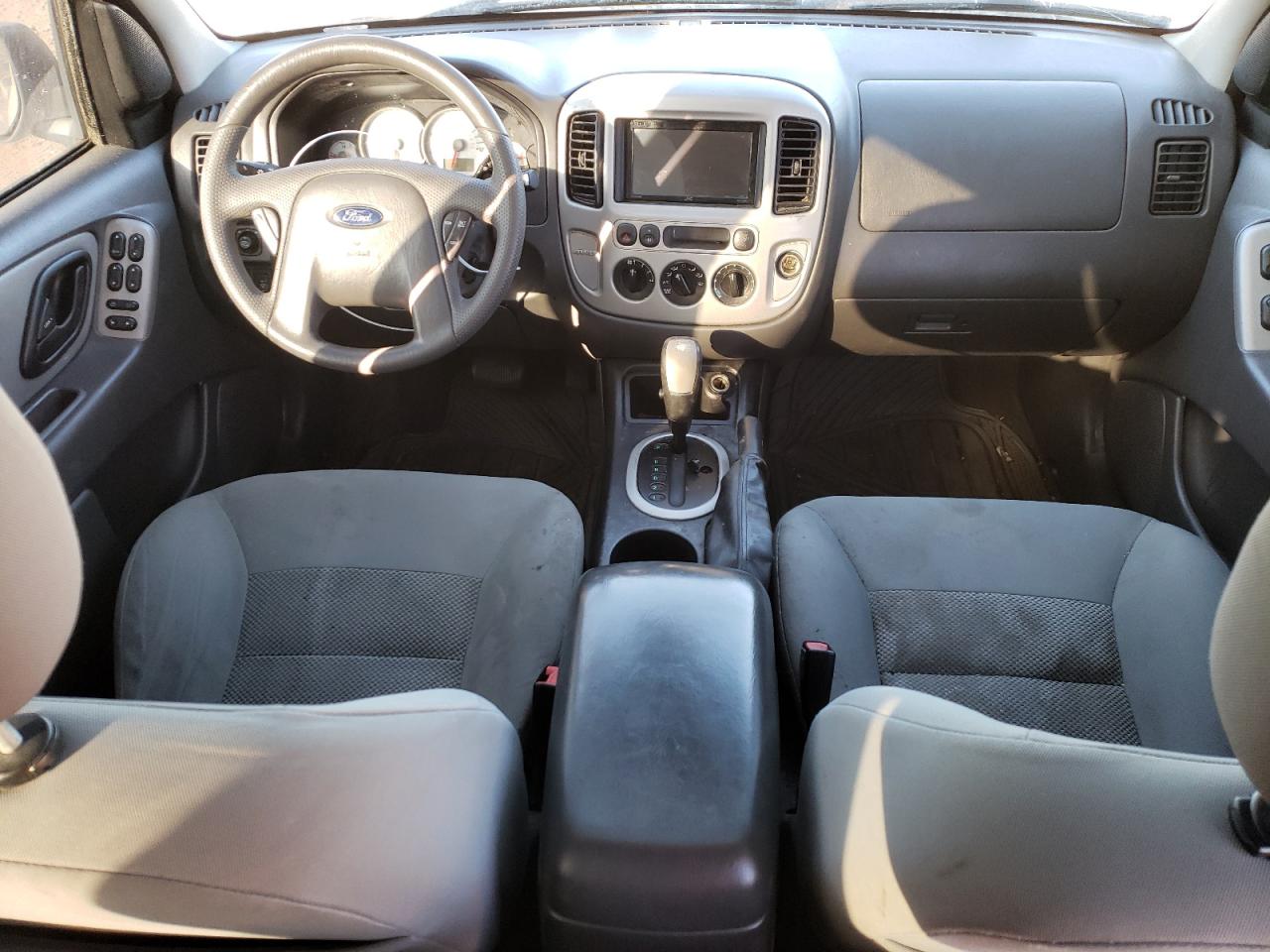 2007 Ford Escape - Image 8