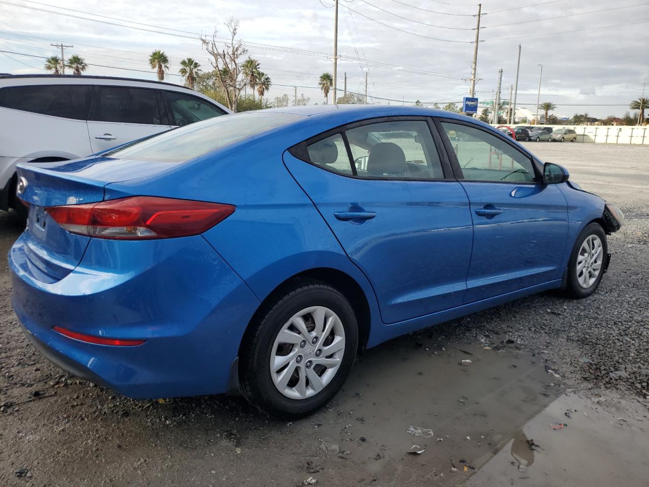 2018 Hyundai Elantra - Image 3