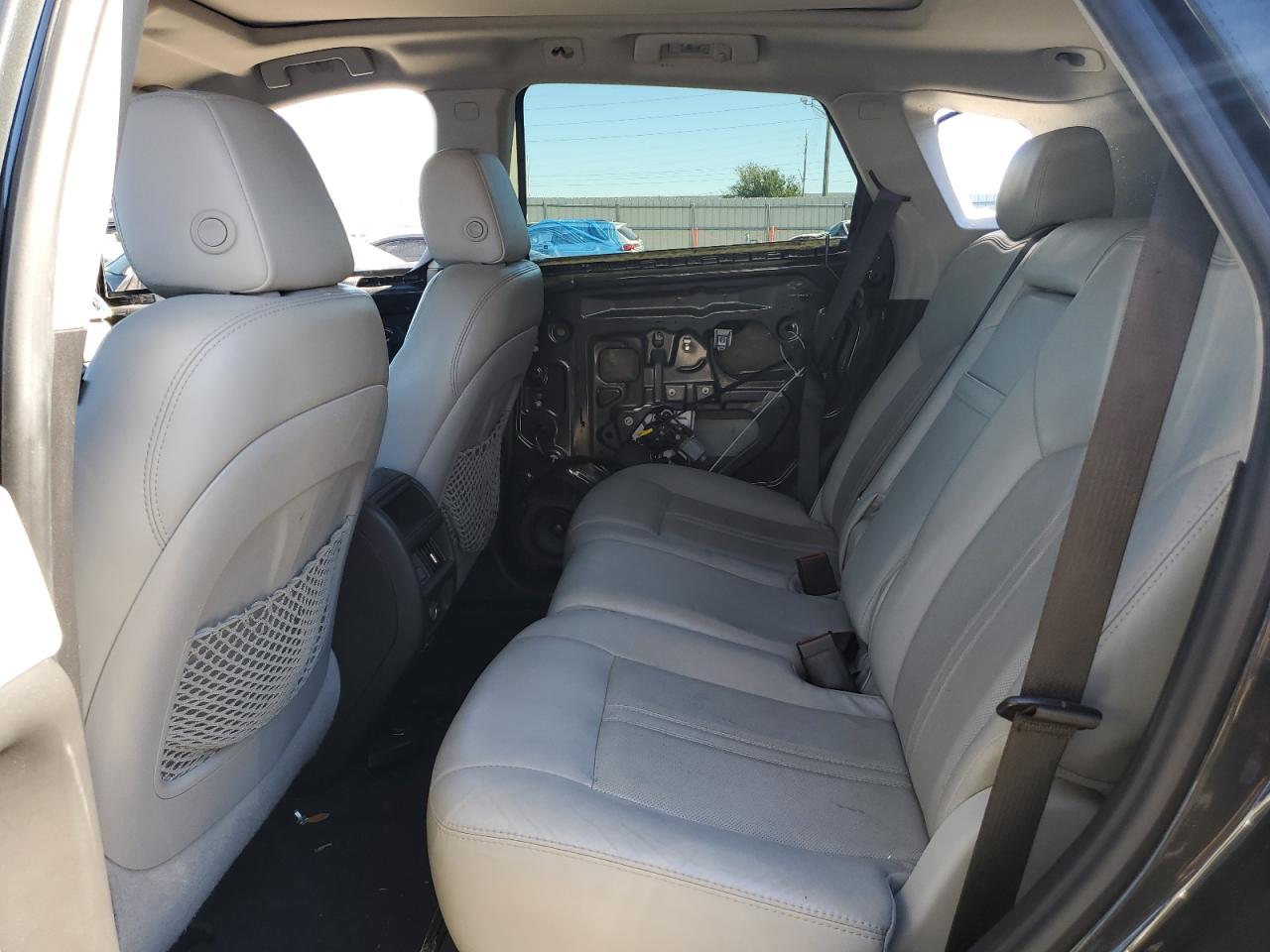 2015 Cadillac SRX - Image 11