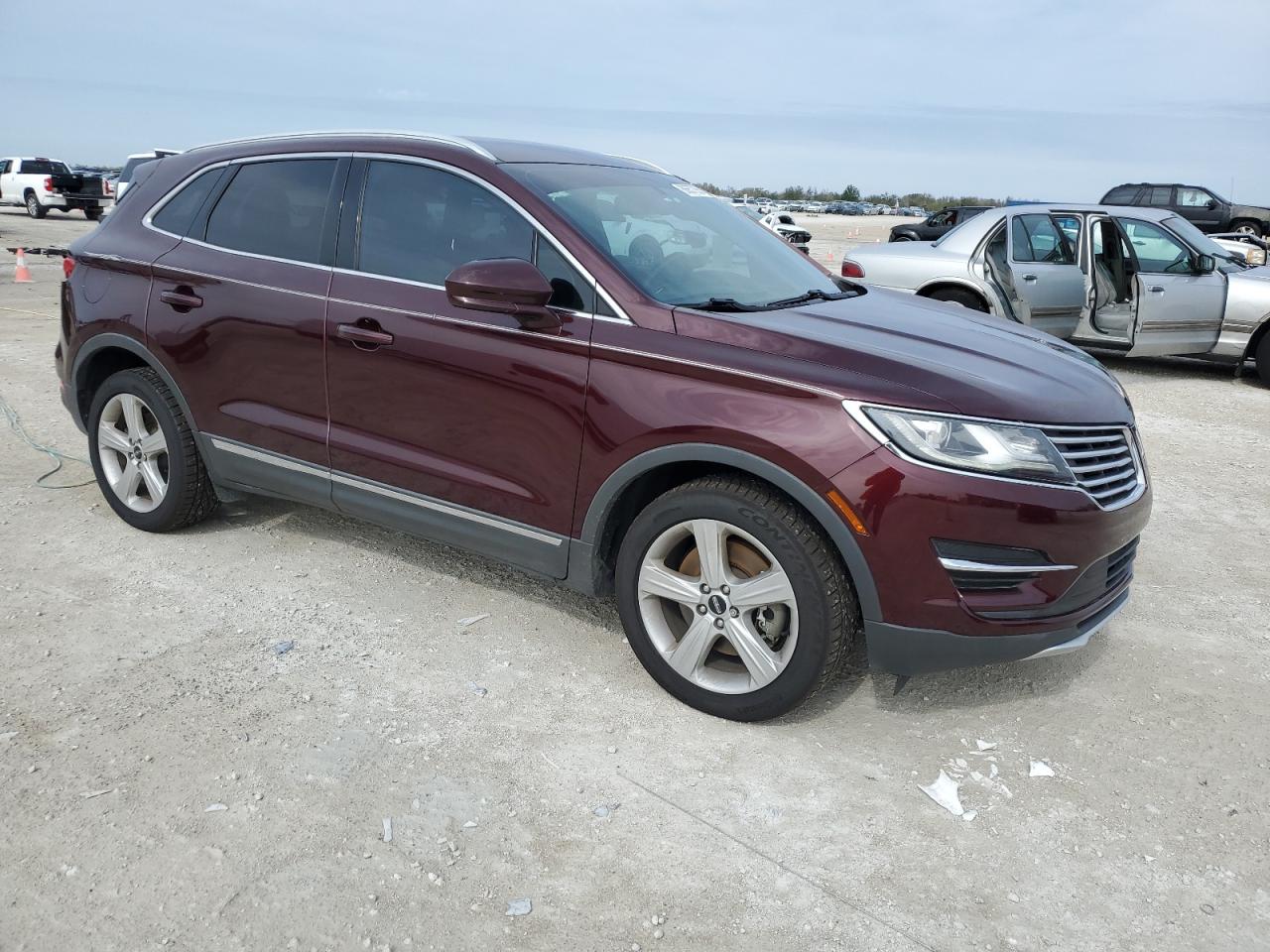 VIN 5LMCJ1C92GUJ21246 2016 LINCOLN MKC no.4