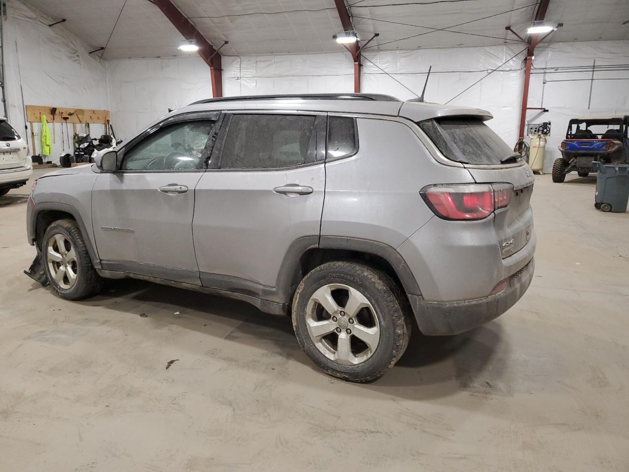 3C4NJDBB4JT113396 2018 JEEP COMPASS - Image 2