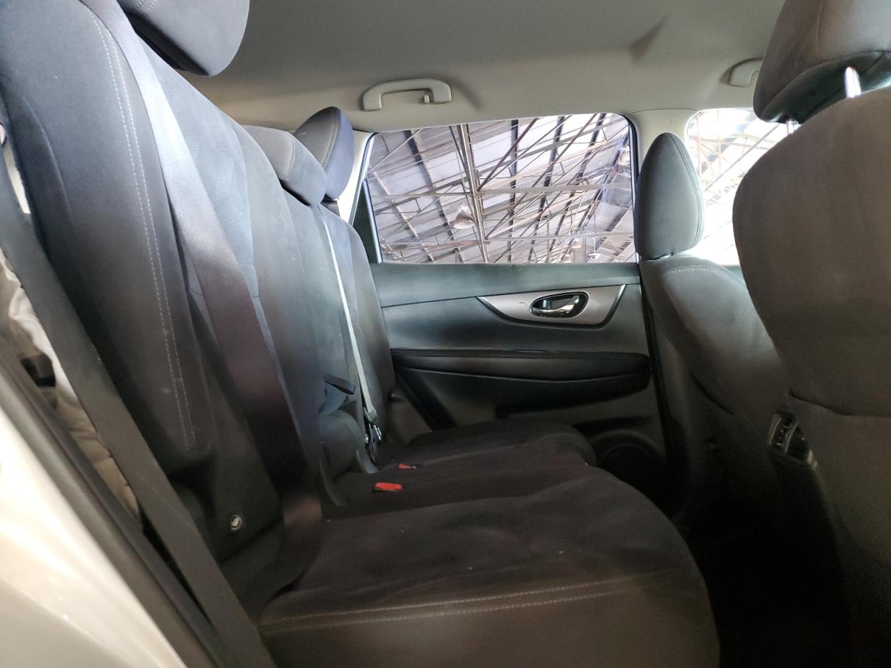 2015 Nissan Rogue - Image 10