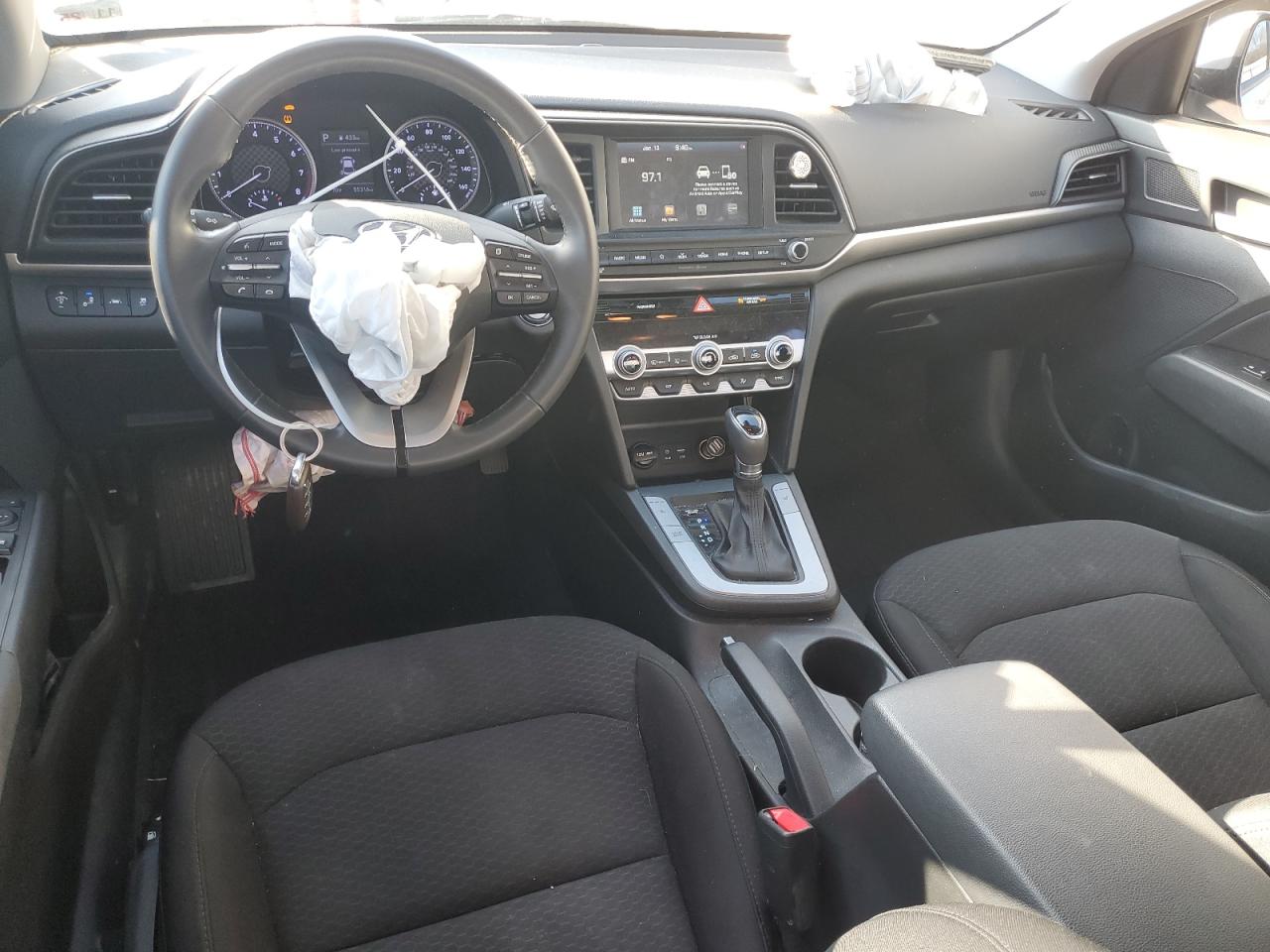 2020 Hyundai Elantra - Image 8