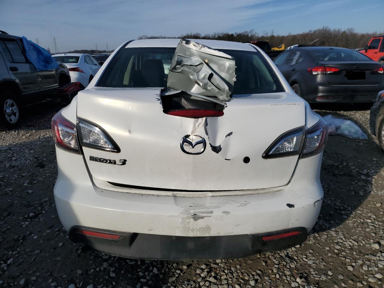 2010 Mazda 3 - Image 6