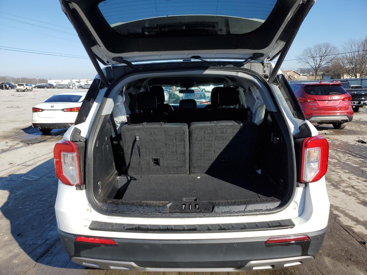 2022 Ford Explorer - Image 6