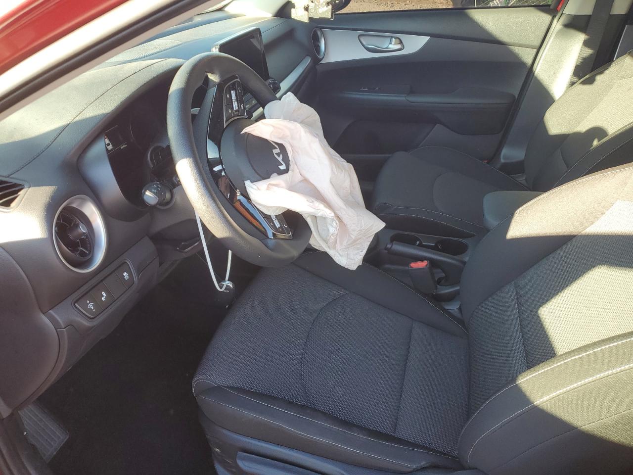 2024 Kia Forte - Image 7