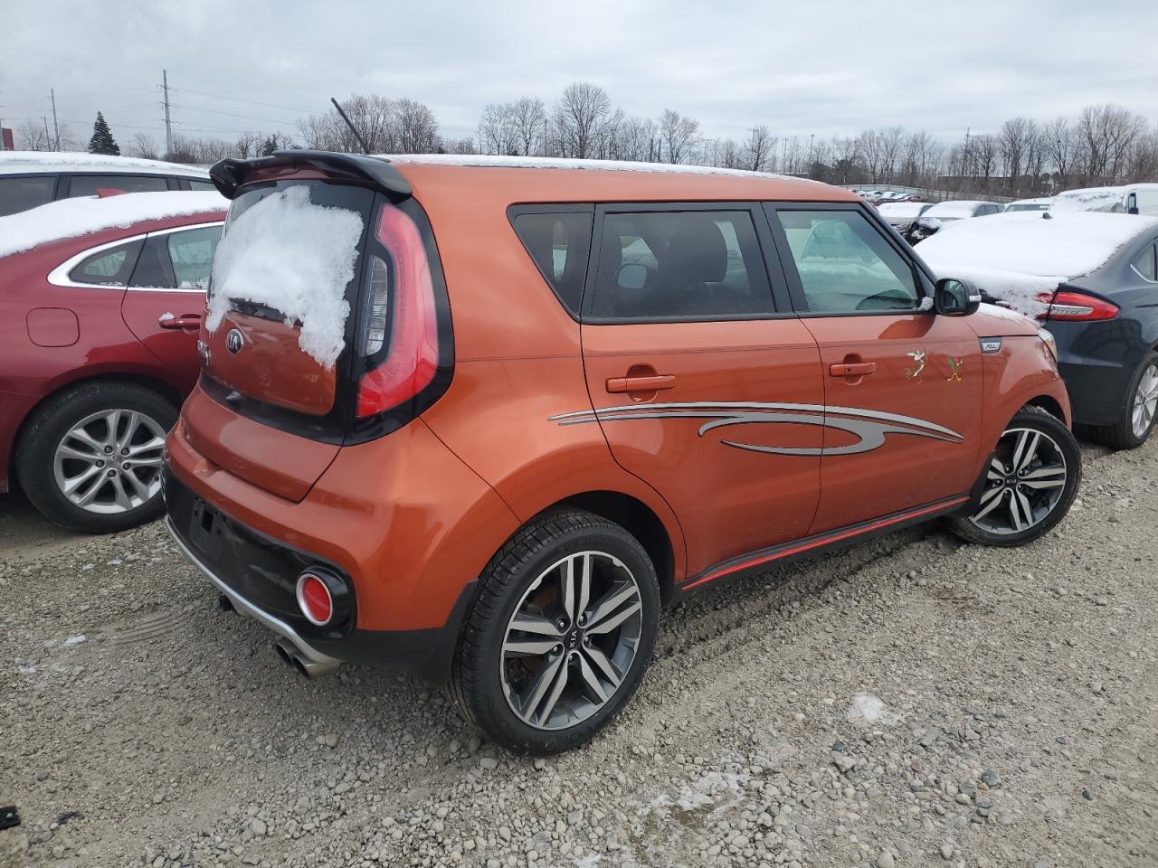 VIN KNDJX3AAXJ7573148 2018 KIA SOUL no.3