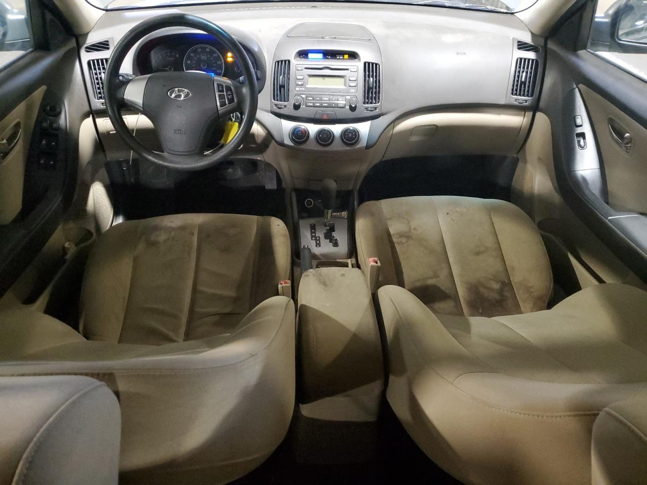 2010 Hyundai Elantra - Image 8