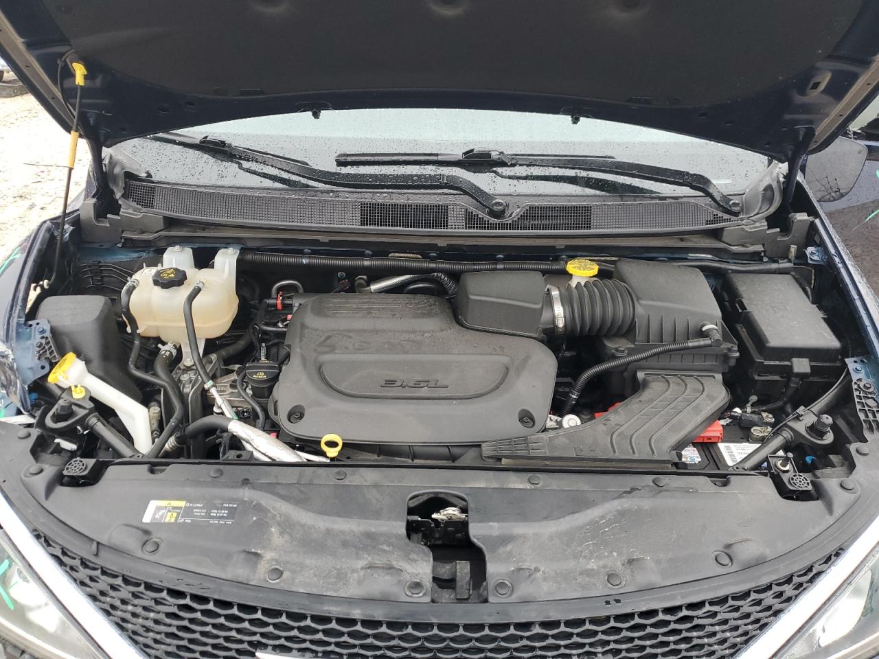 2019 Chrysler Pacifica - Image 12