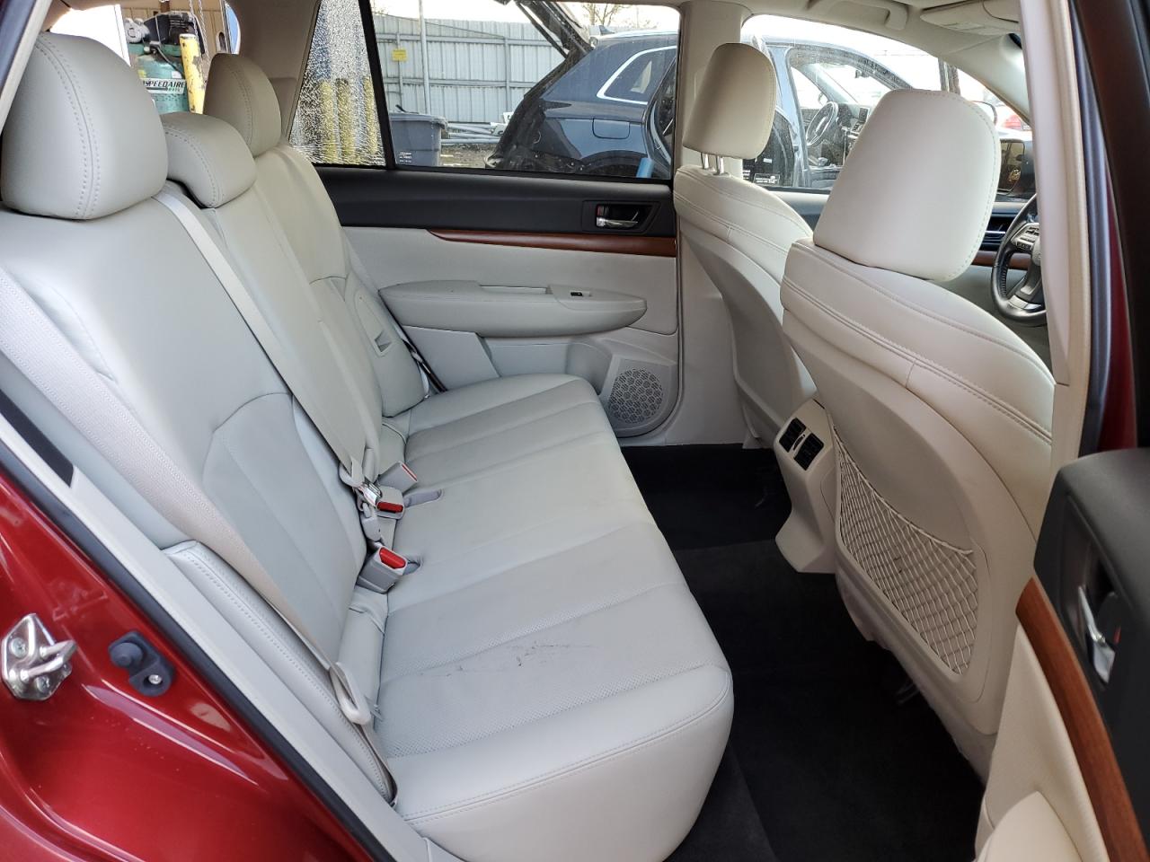 2014 Subaru Outback - Image 11