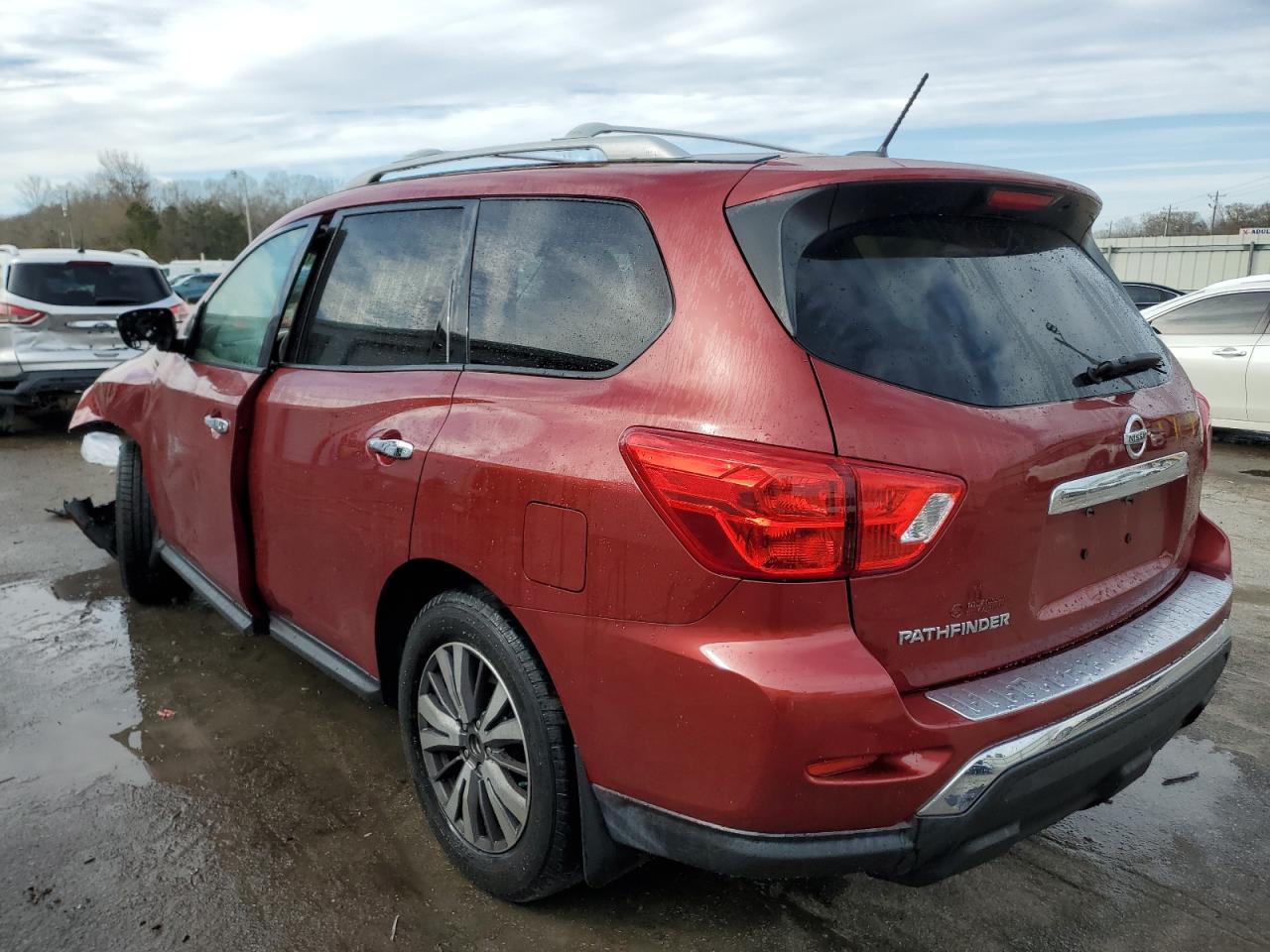 2017 Nissan Pathfinder - Image 2