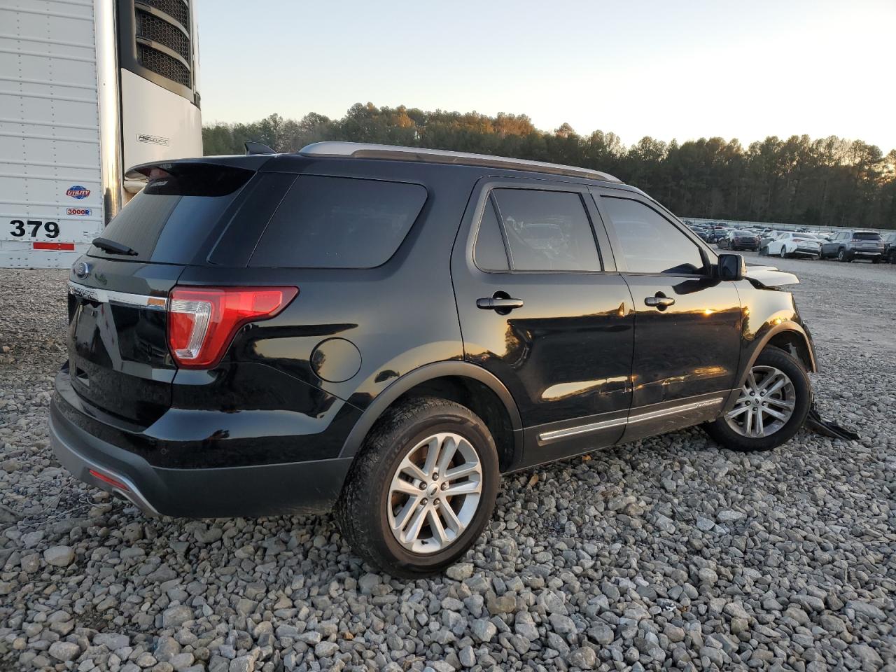 2017 Ford Explorer - Image 3