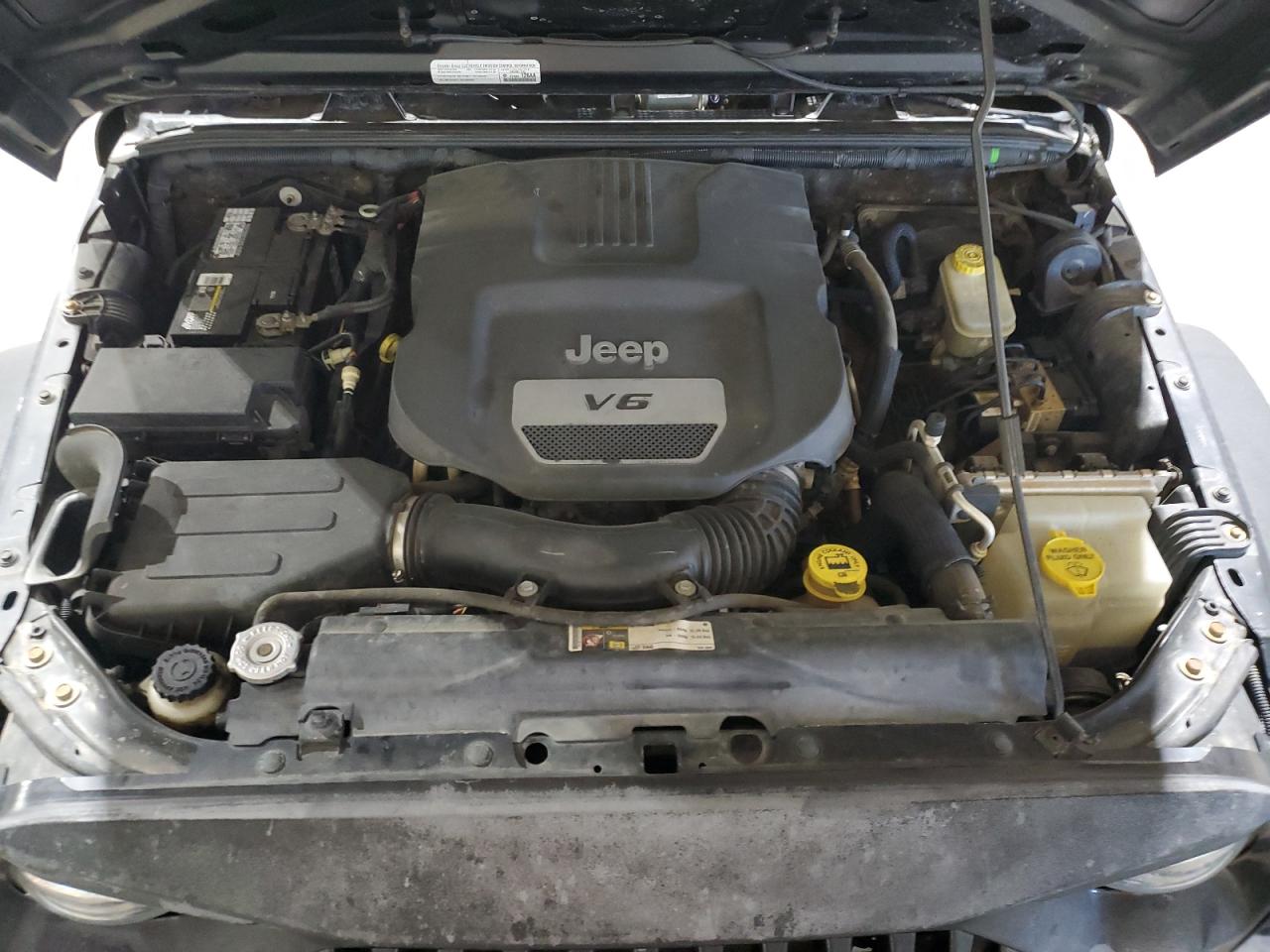 2015 Jeep Wrangler - Image 13