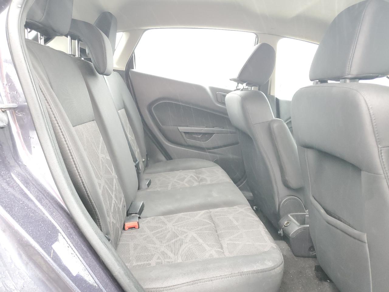 2012 Ford Fiesta - Image 10
