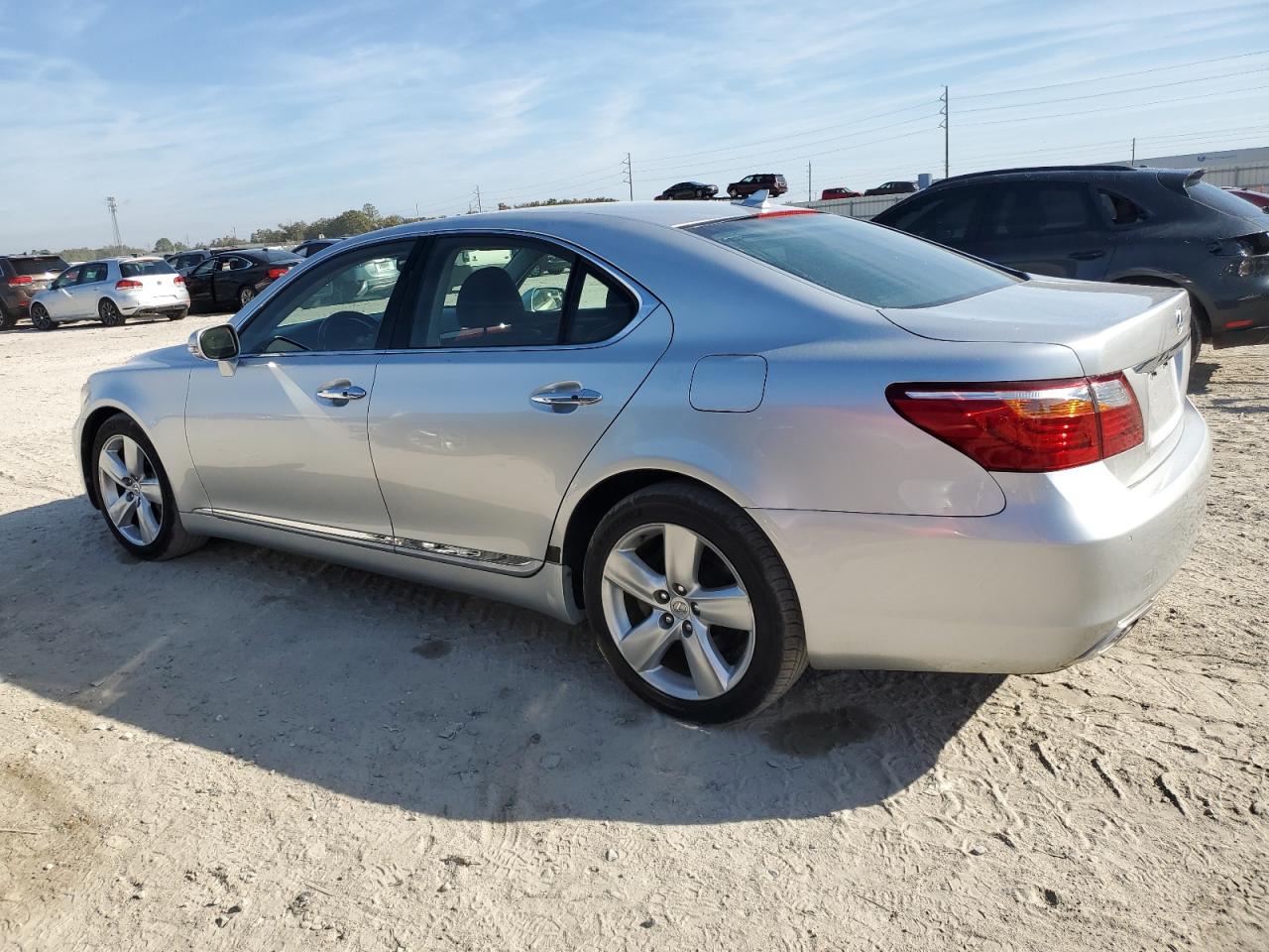 2011 Lexus LS - Image 2