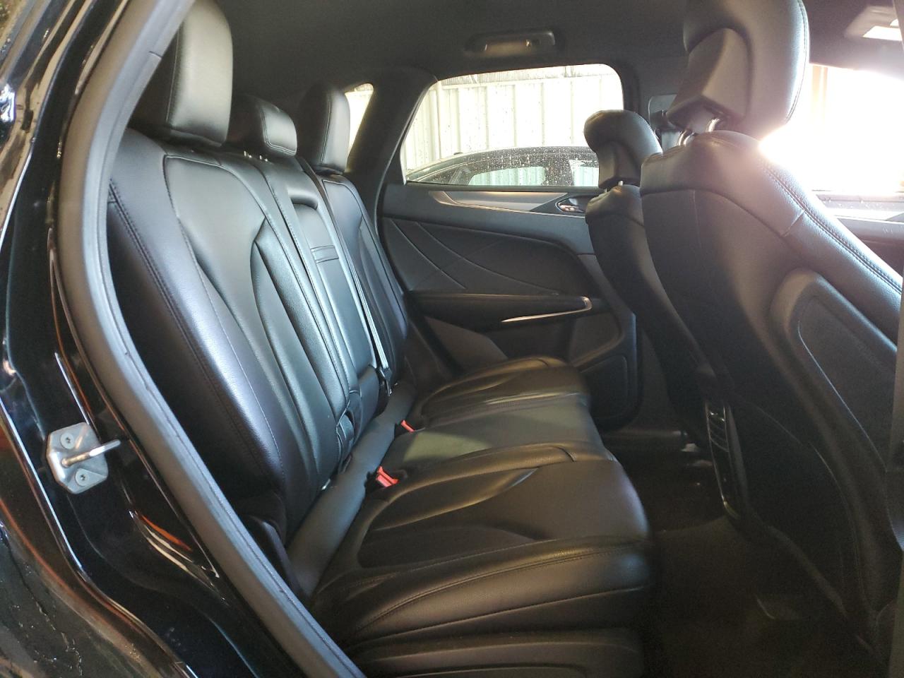 2019 Lincoln MKZ - Image 11