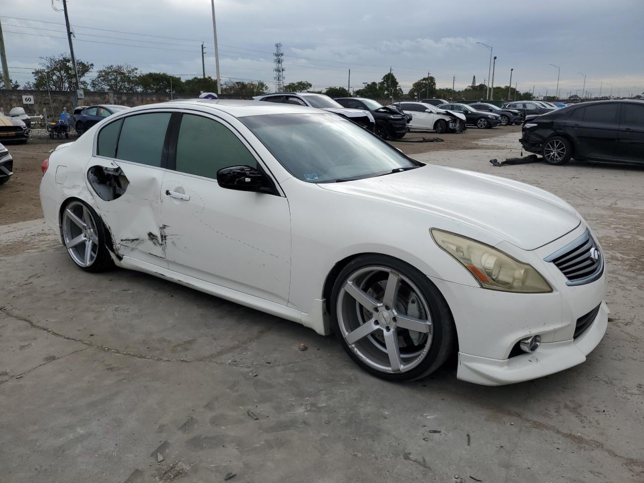 2012 Infiniti G - Image 4