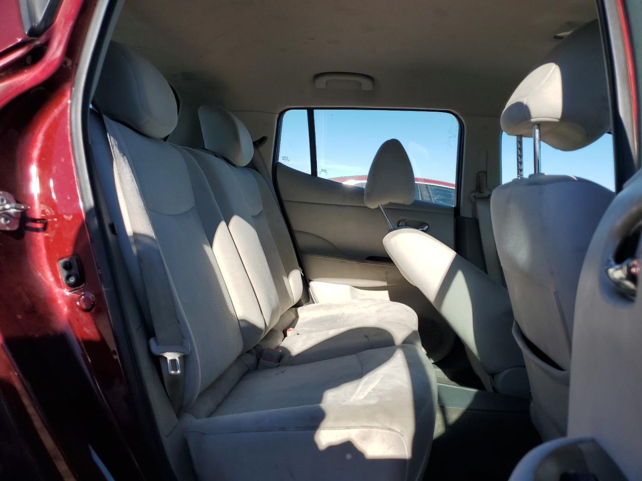 2016 Nissan Leaf - Image 10