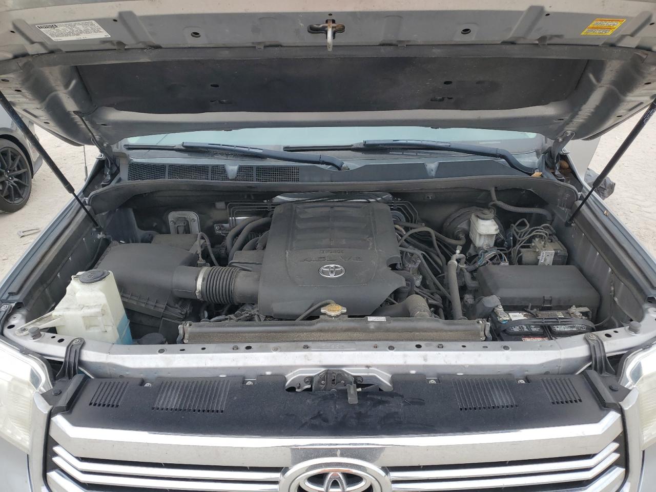 2017 Toyota Tundra - Image 11