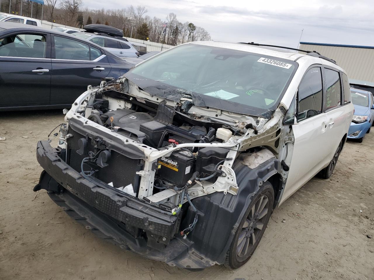 2018 Toyota Sienna - Image 1