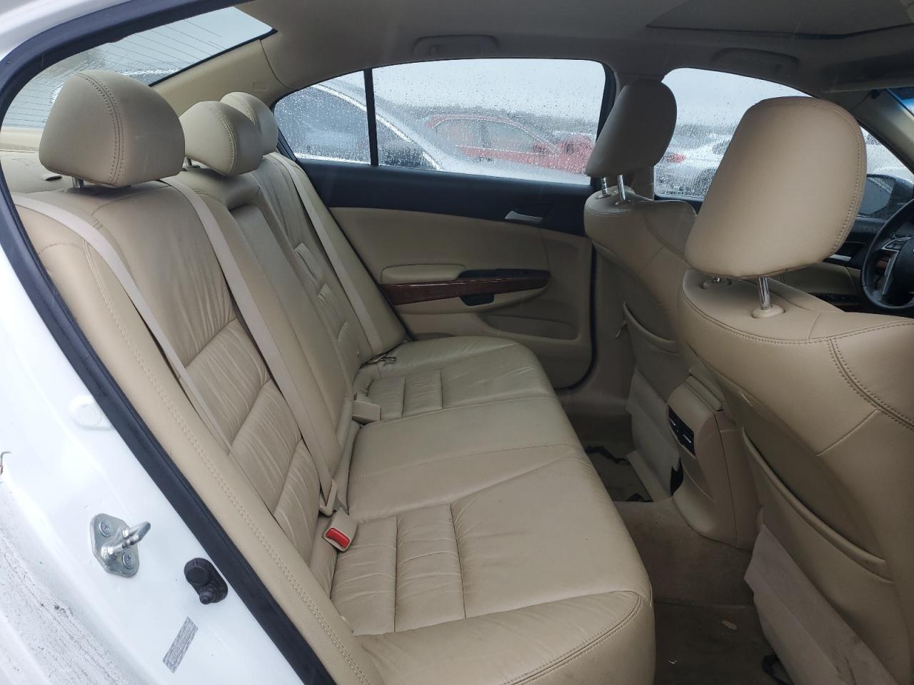 2011 Honda Accord - Image 10
