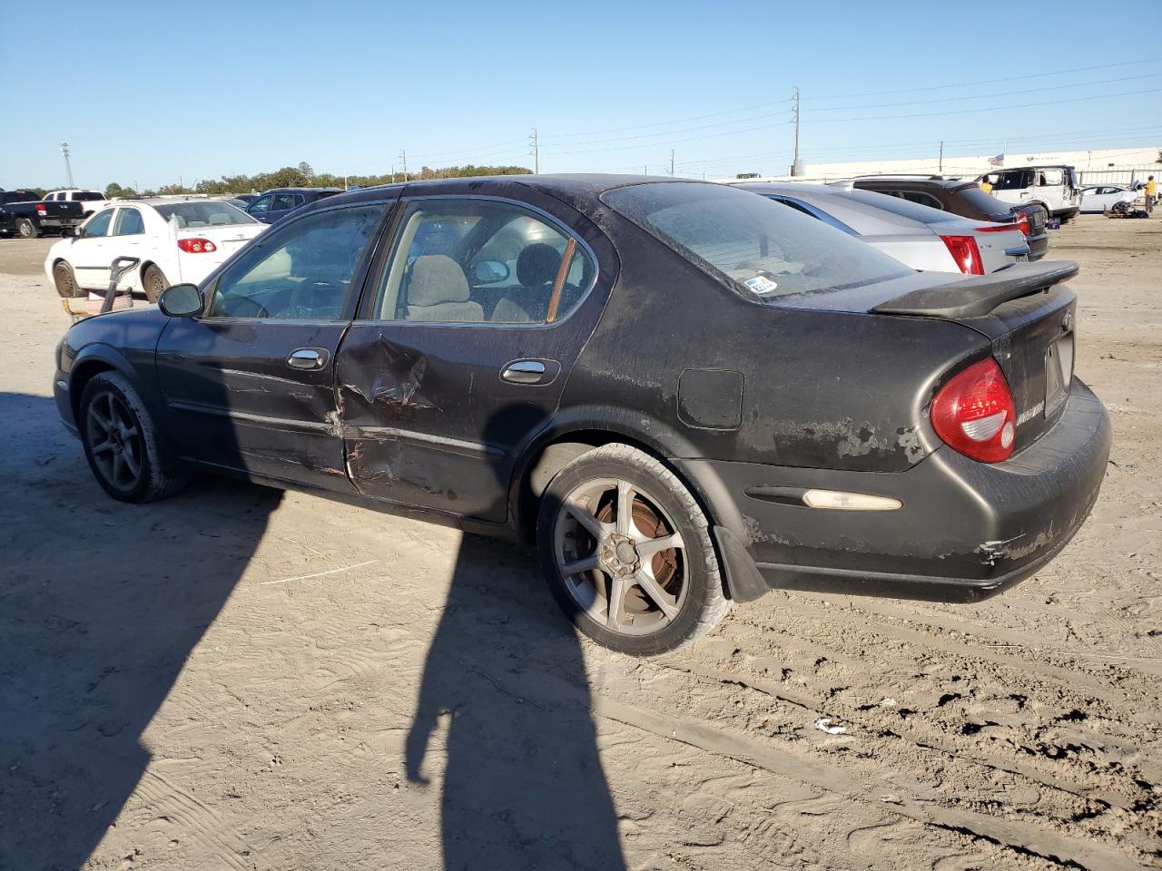 2000 Nissan Maxima - Image 2