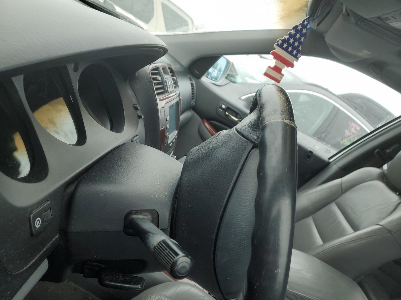 2005 Acura MDX - Image 9