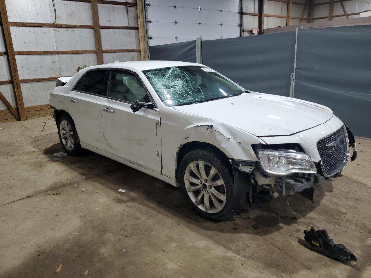 2018 Chrysler 300 - Image 4