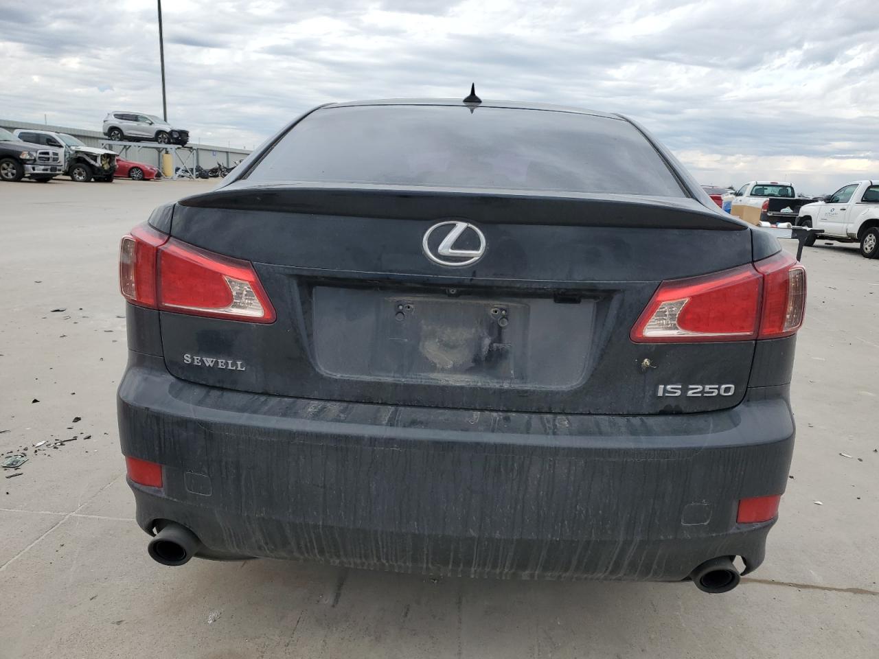 2011 Lexus IS - Image 6