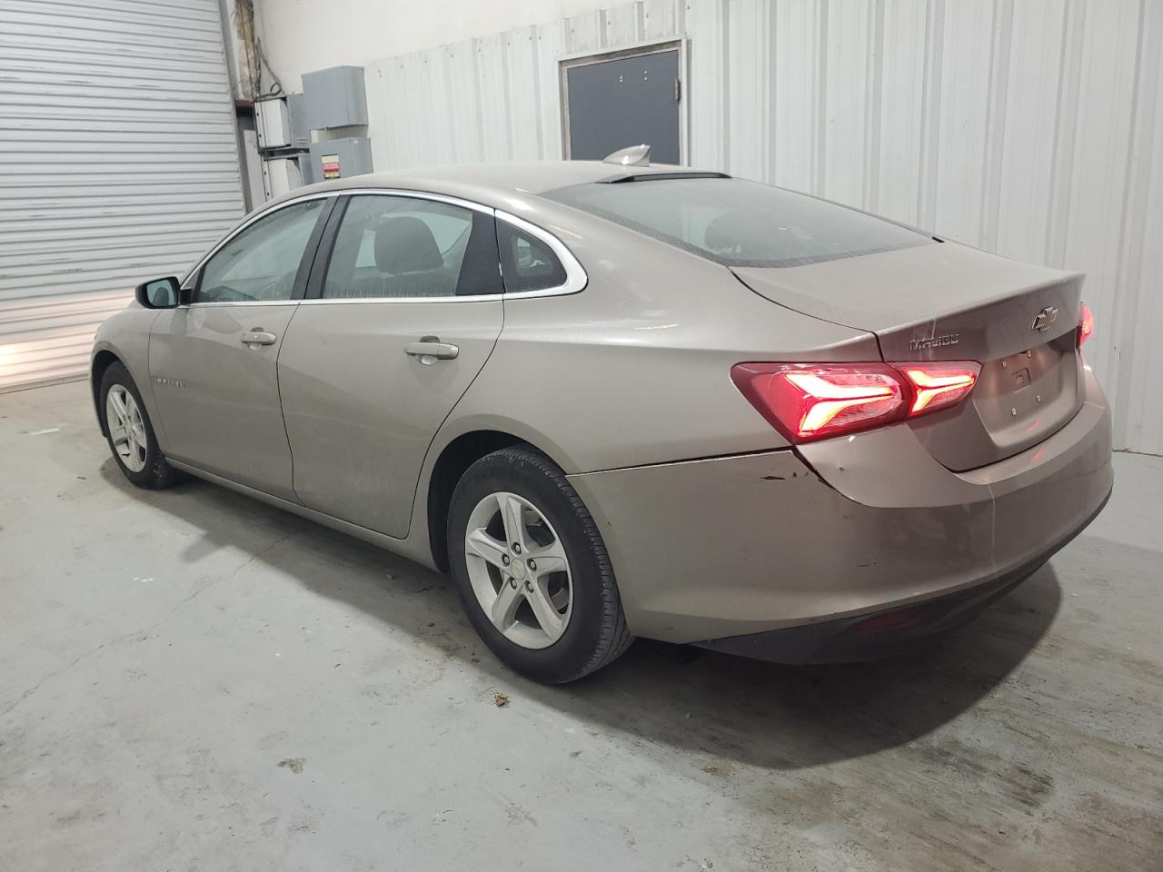 2022 Chevrolet Malibu - Image 2