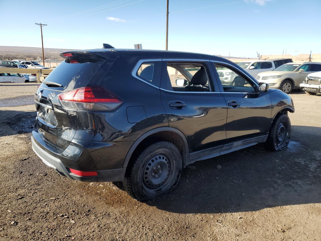 2018 Nissan Rogue - Image 3