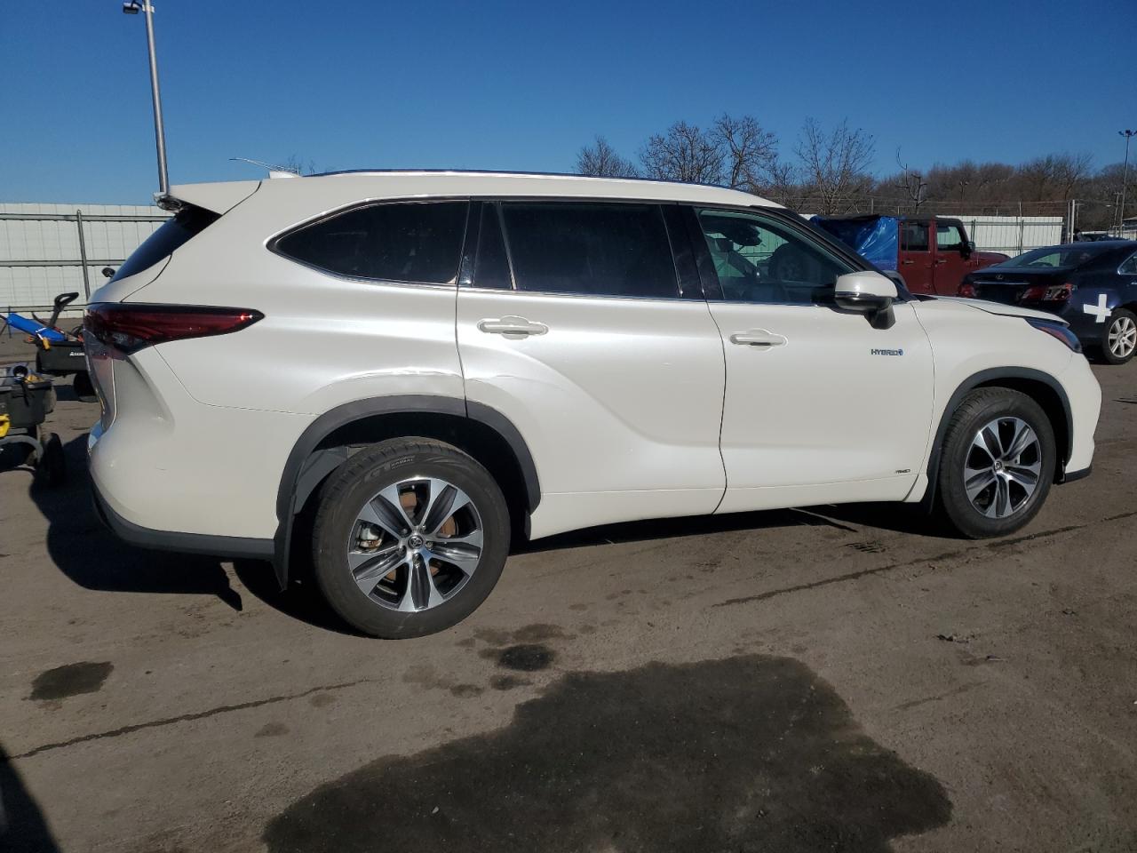 2021 Toyota Highlander - Image 3