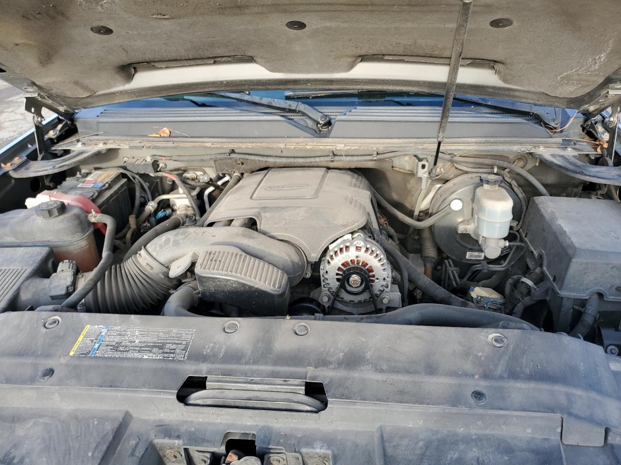 2009 Chevrolet Suburban - Image 14