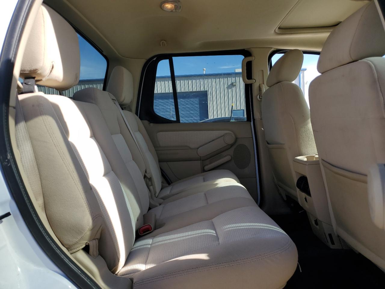 2007 Ford Explorer - Image 10