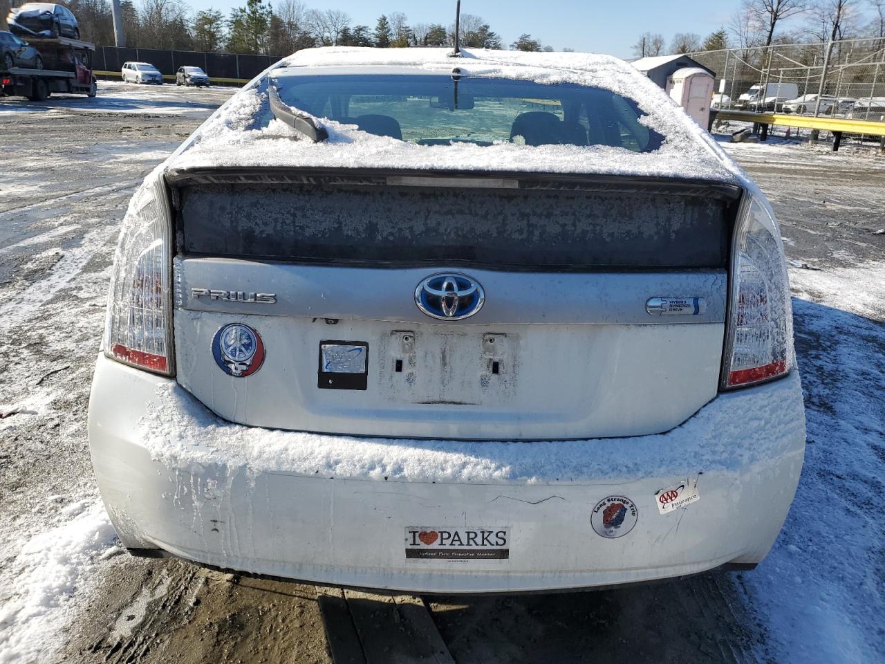 2015 Toyota Prius - Image 6