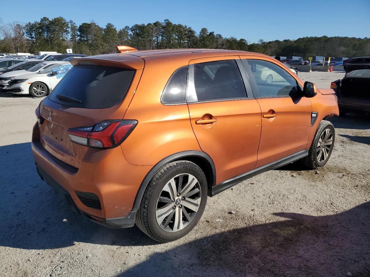2021 Mitsubishi Outlander - Image 3