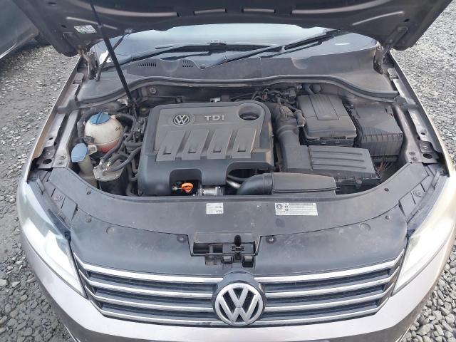 2011 VOLKSWAGEN PASSAT S B